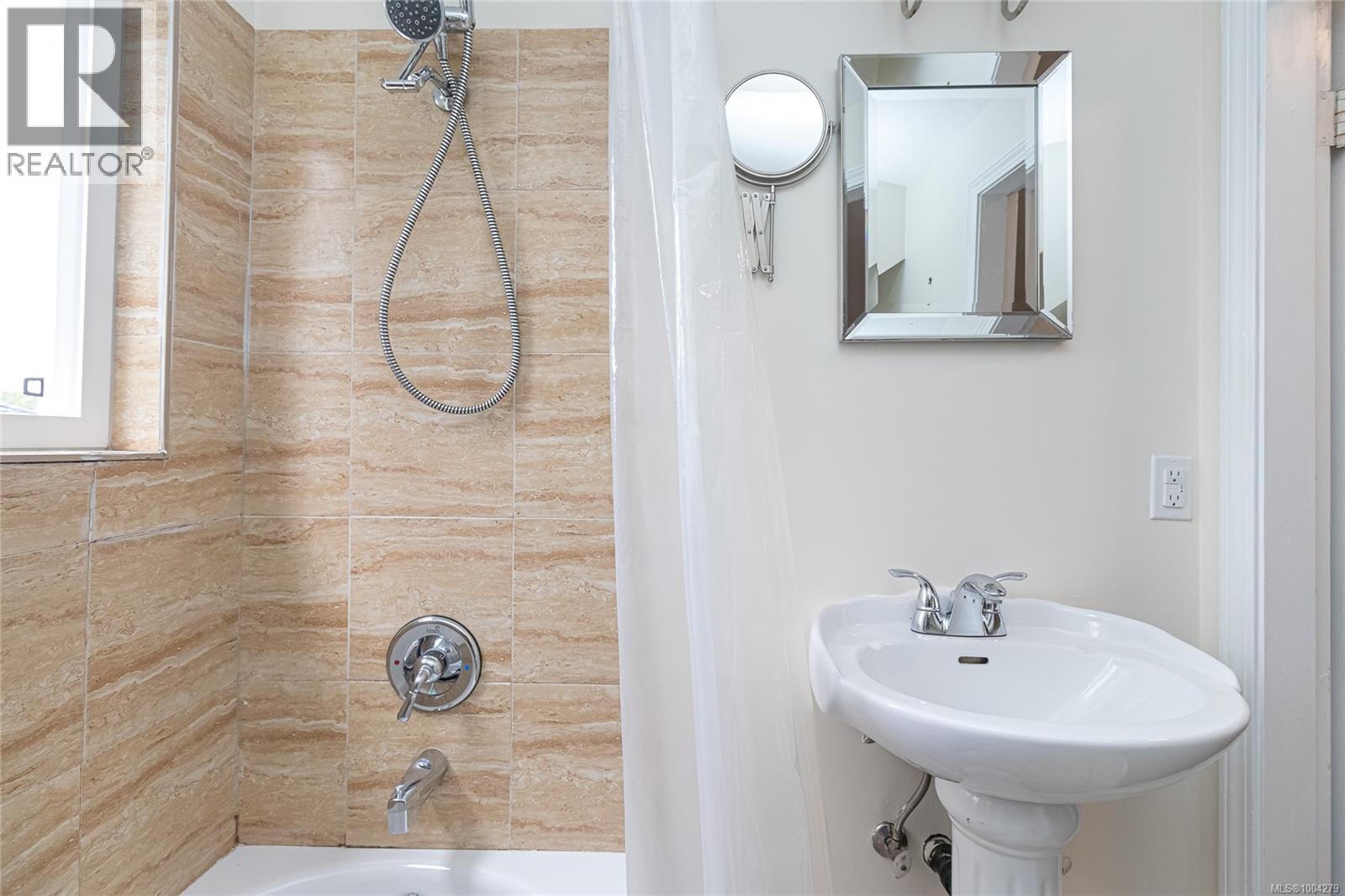 3184 Millgrove St, Saanich