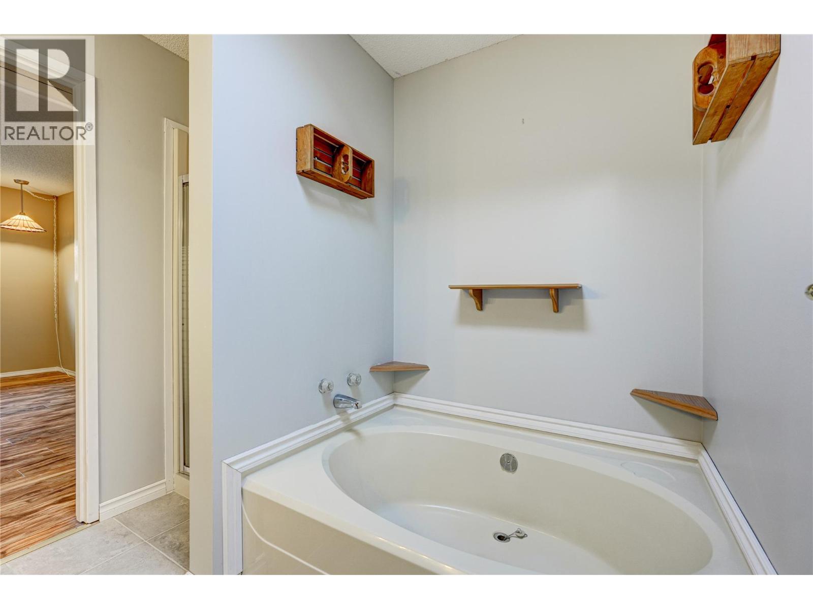 1 17017 SNOW Avenue, Summerland