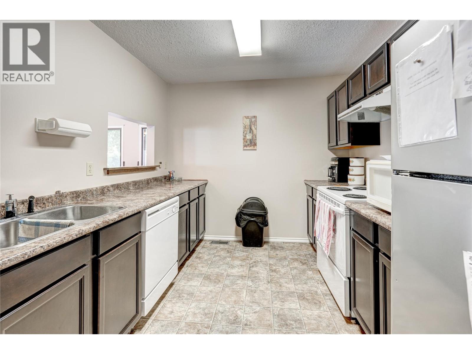 1 17017 SNOW Avenue, Summerland