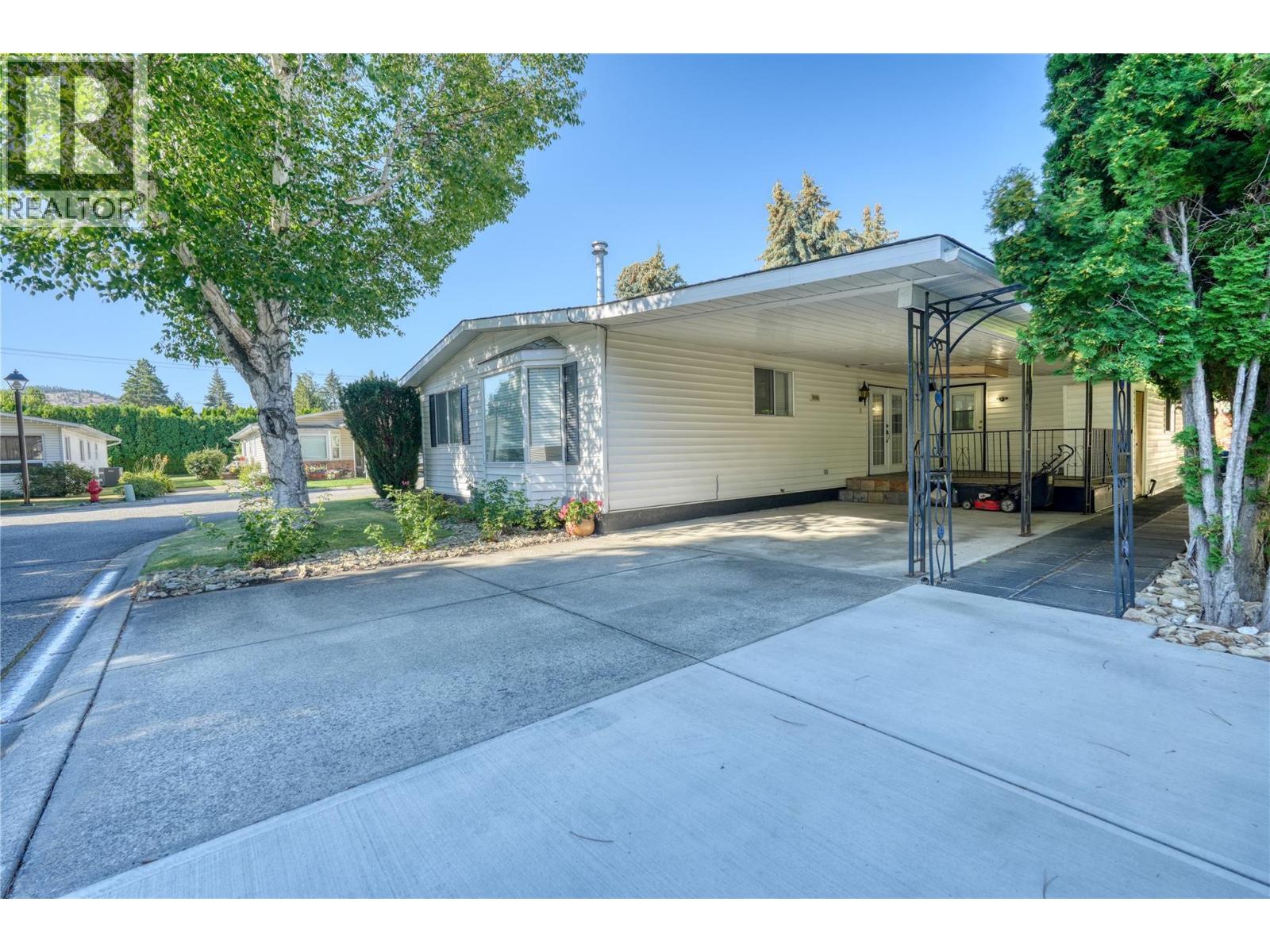 1 17017 SNOW Avenue, Summerland
