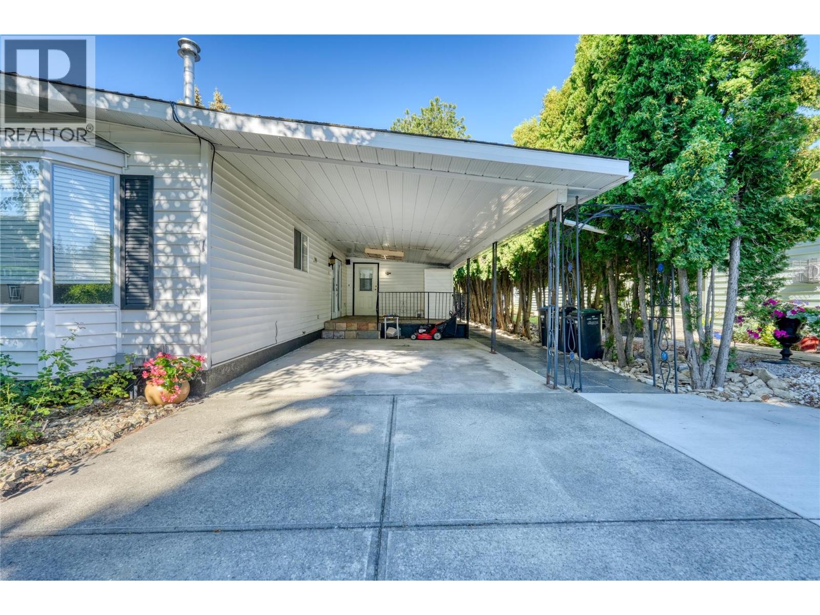 1 17017 SNOW Avenue, Summerland
