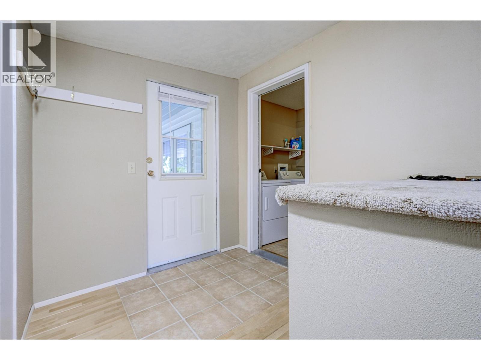 1 17017 SNOW Avenue, Summerland