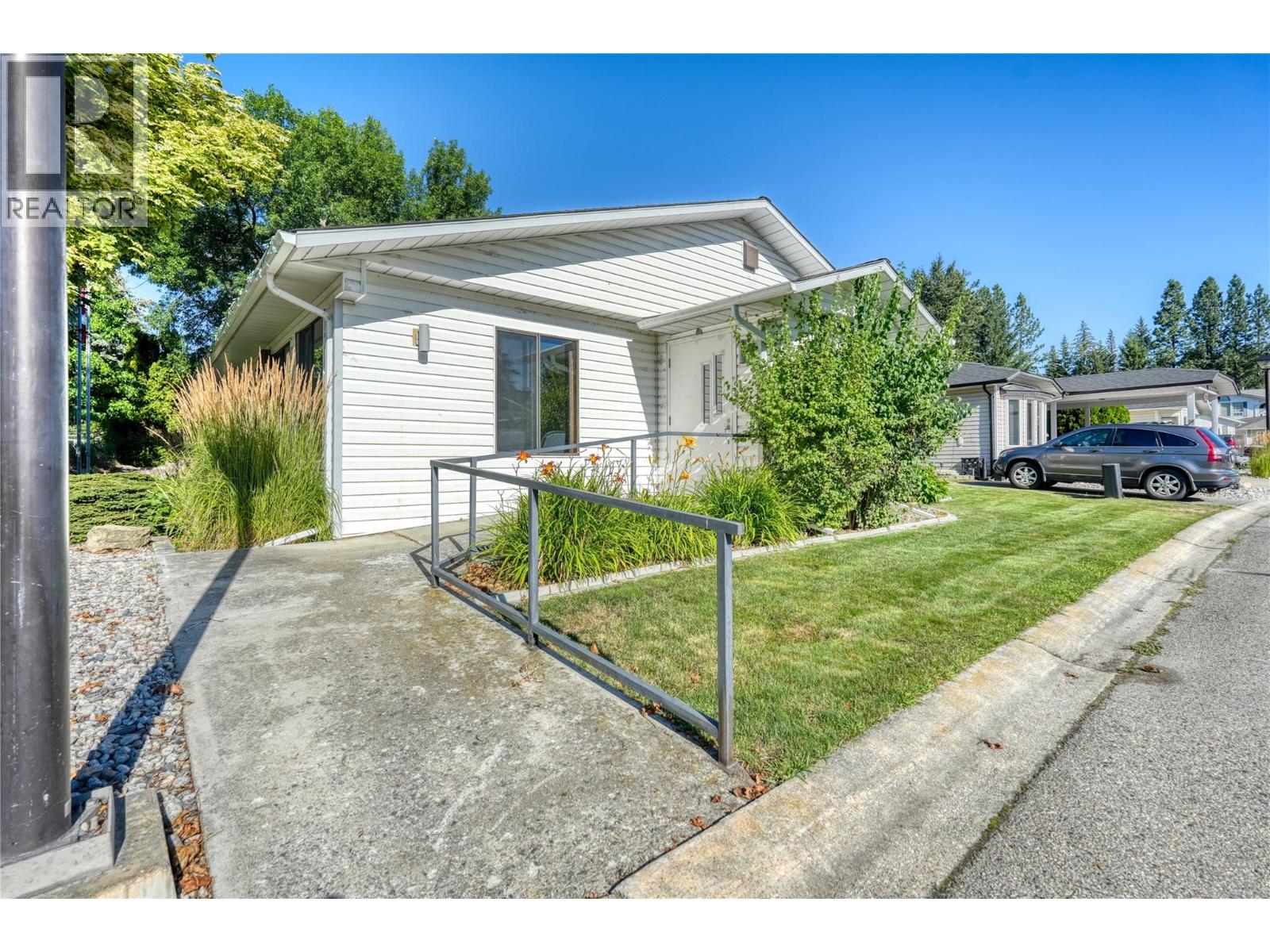 1 17017 SNOW Avenue, Summerland
