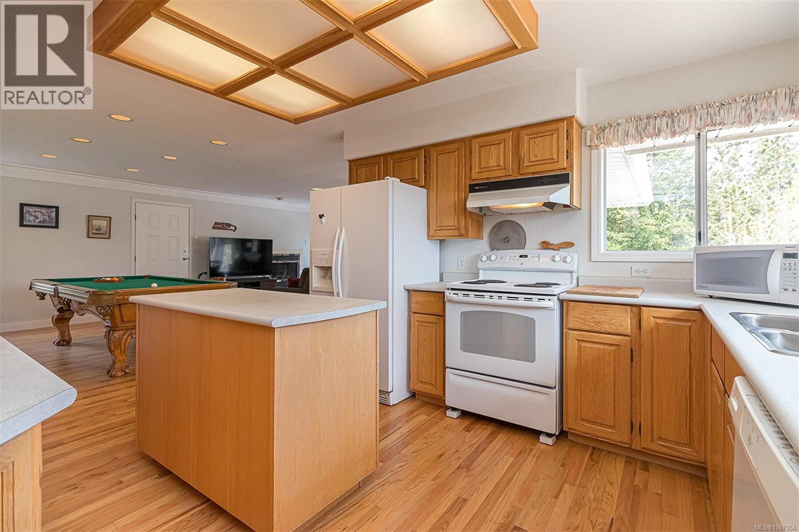 2212 Ayum Rd, Sooke