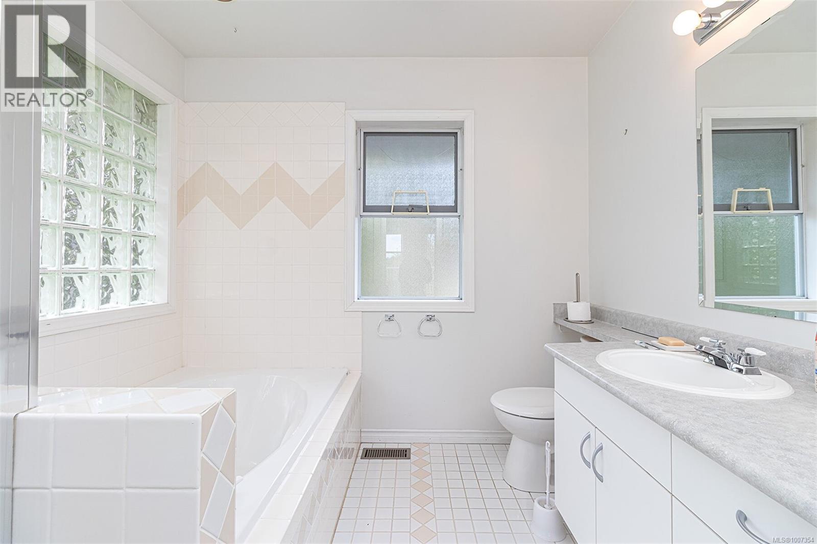 2212 Ayum Rd, Sooke