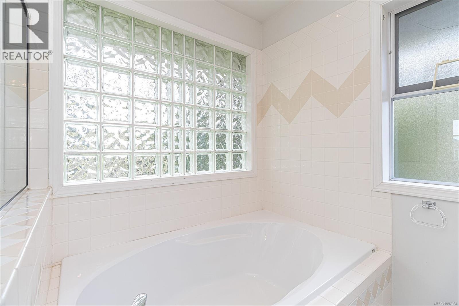 2212 Ayum Rd, Sooke