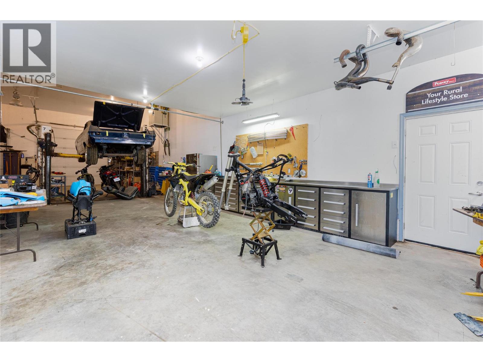 7630 97A Highway, Mara