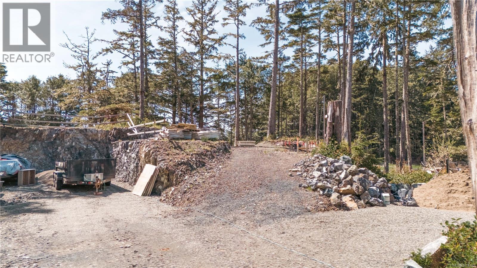 858 Barclay Pl, Ucluelet