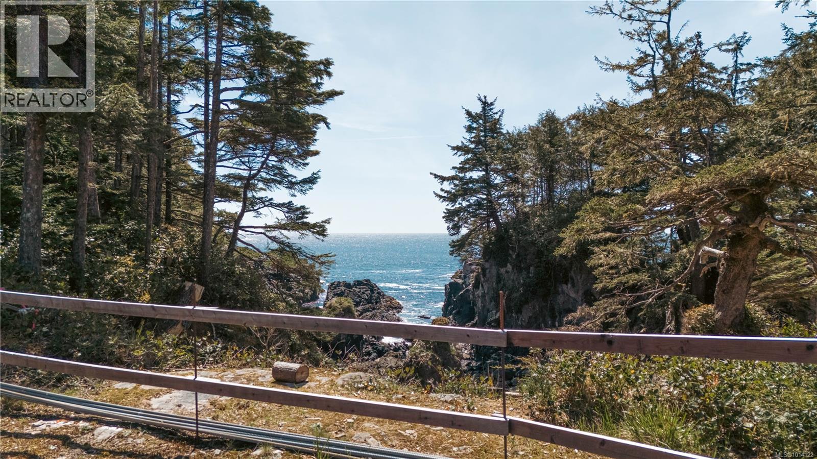 858 Barclay Pl, Ucluelet