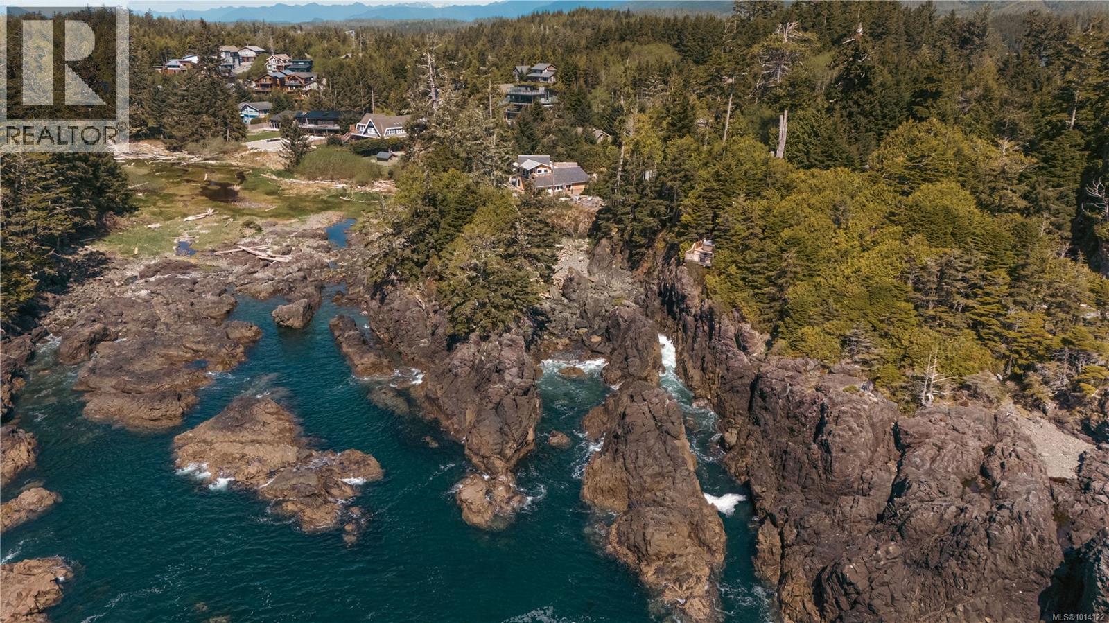 858 Barclay Pl, Ucluelet
