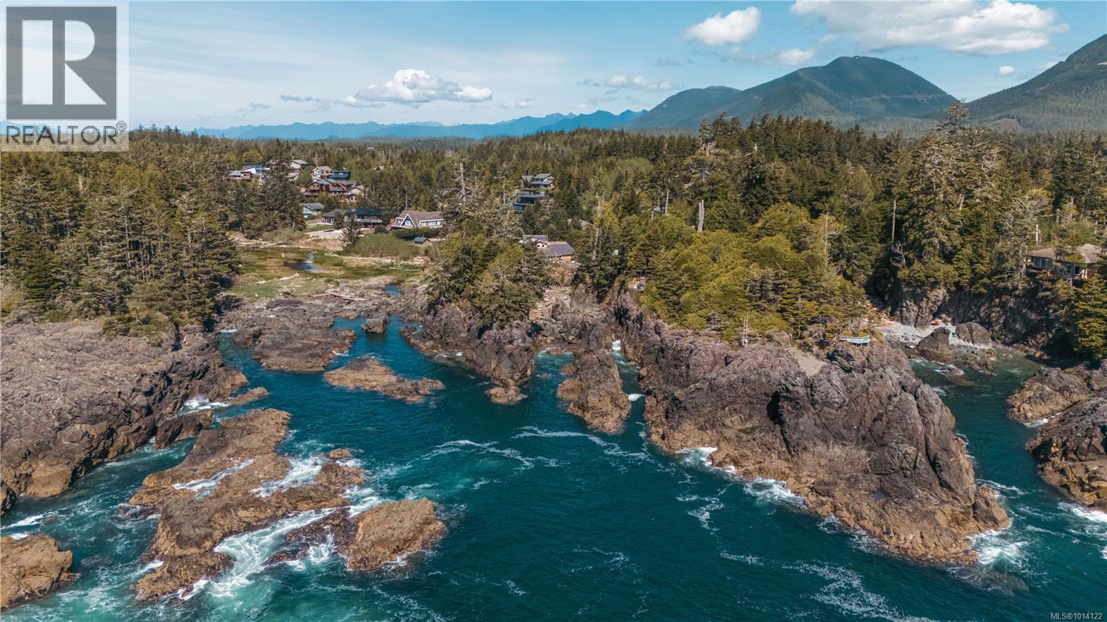 858 Barclay Pl, Ucluelet