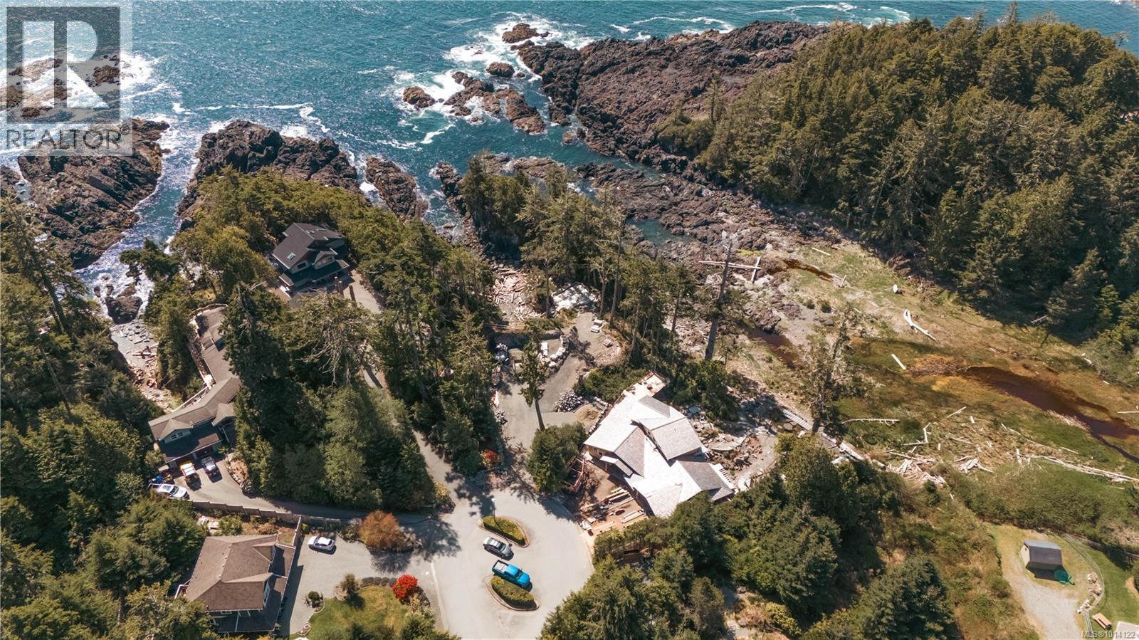 858 Barclay Pl, Ucluelet