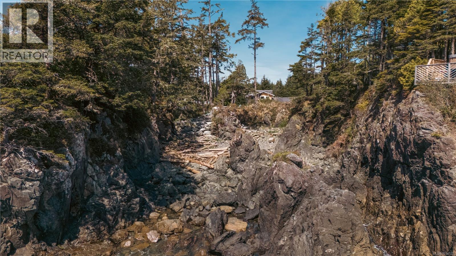 858 Barclay Pl, Ucluelet