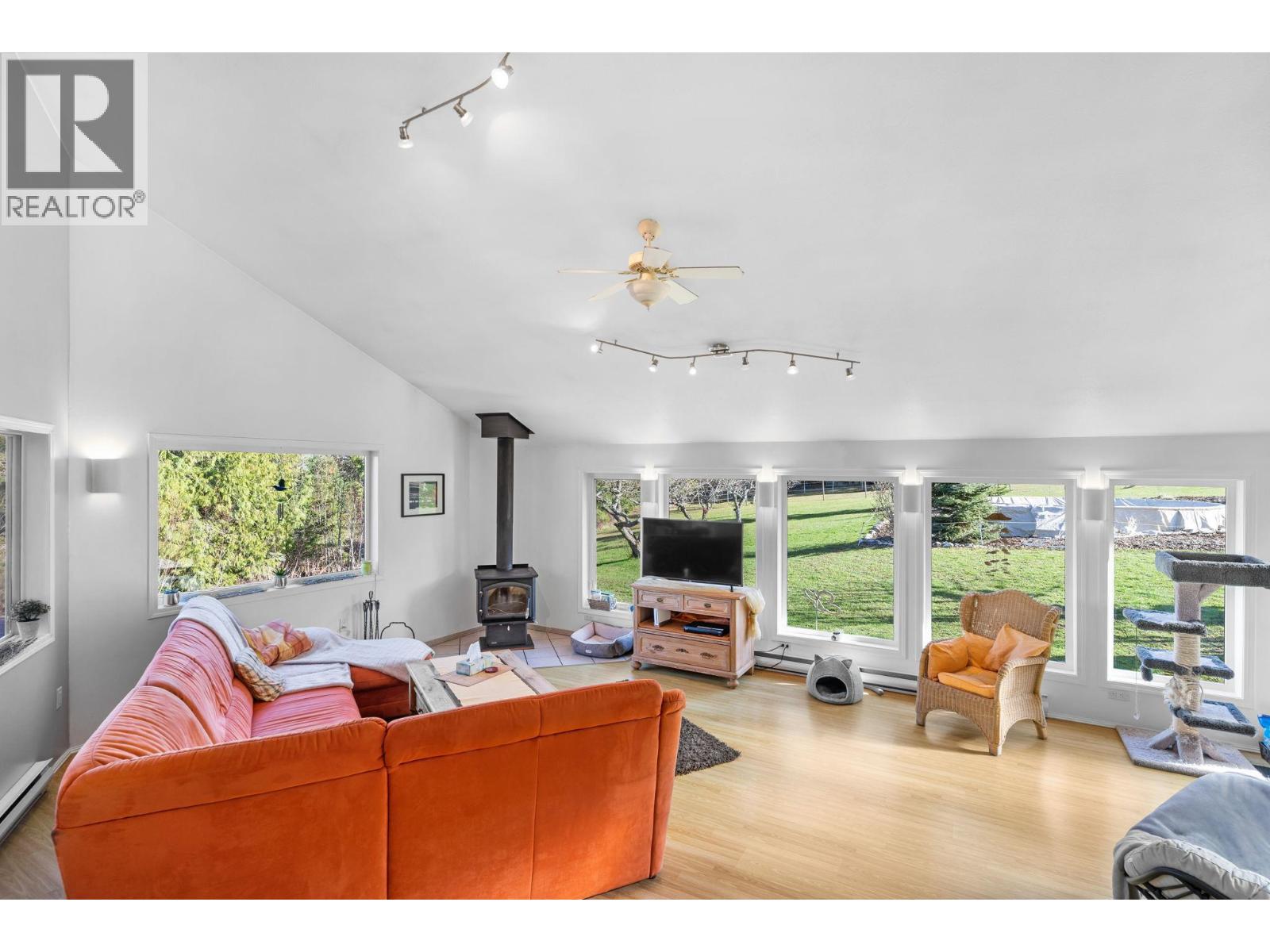  198 Edgar Road, Salmon Arm