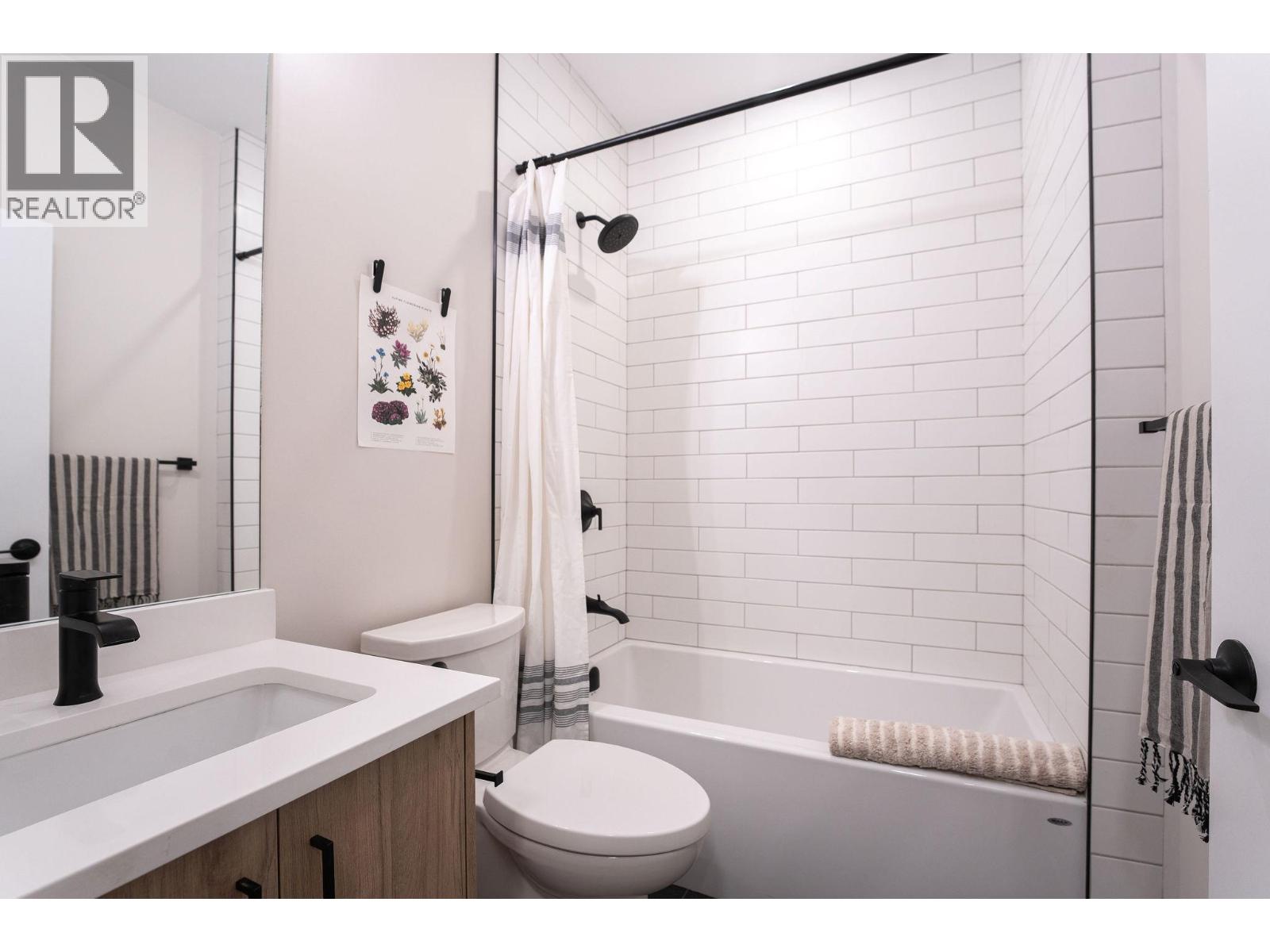 1218 Douglas Street W, Revelstoke