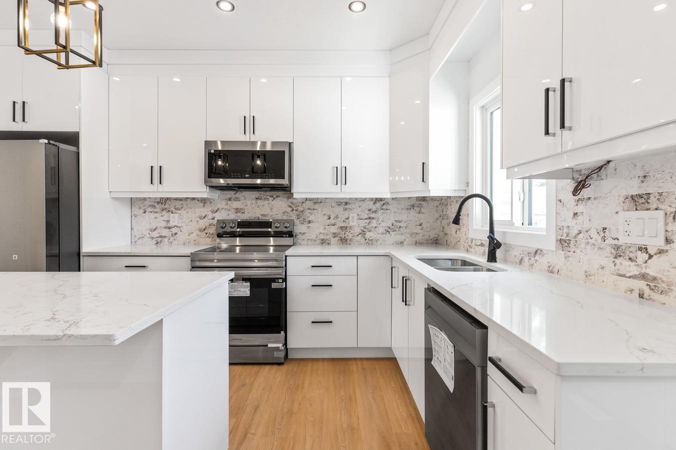 7908 75 ST NW, Edmonton