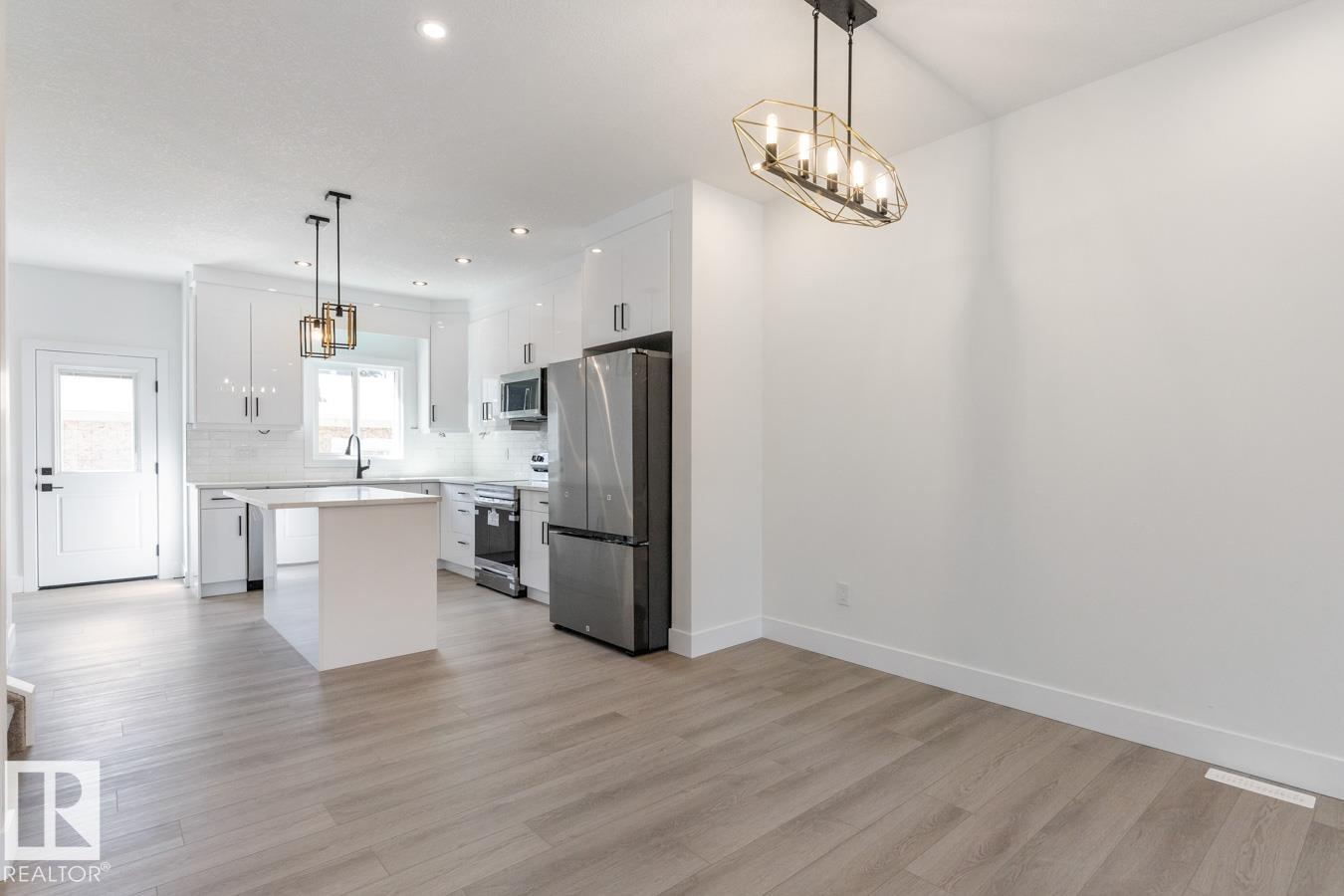 7906 75 ST NW, Edmonton