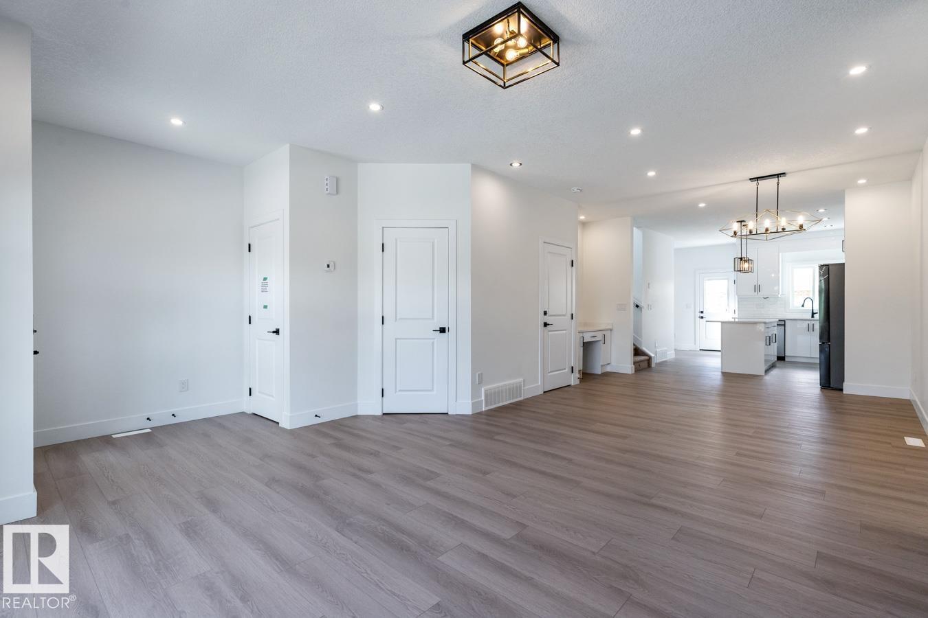 7906 75 ST NW, Edmonton