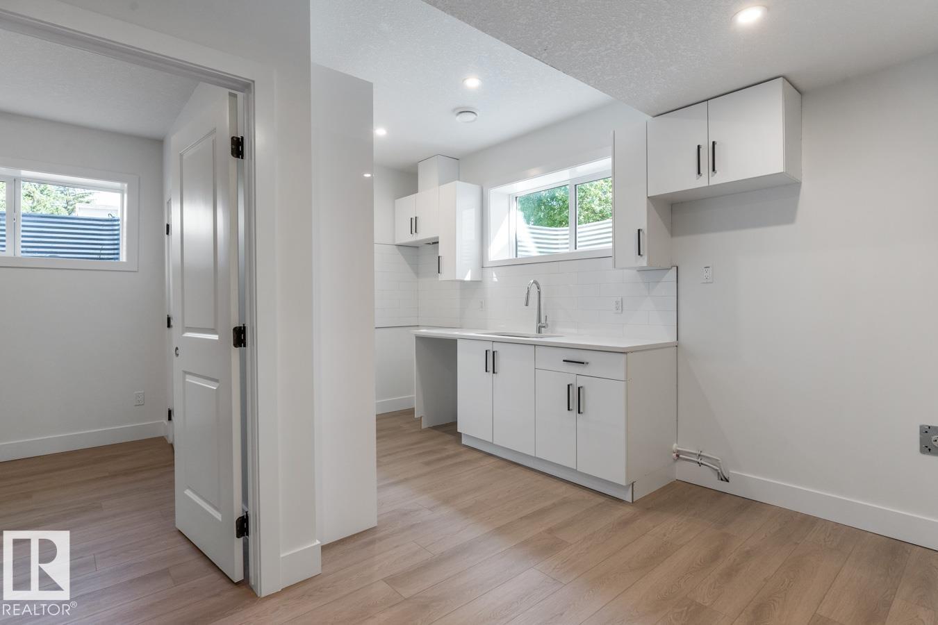 7906 75 ST NW, Edmonton