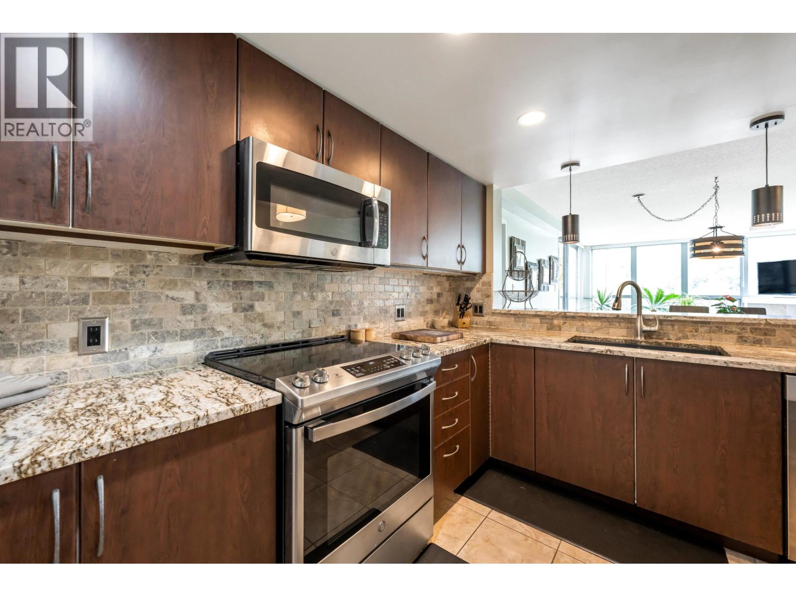 1601 290 NEWPORT DRIVE, Port Moody