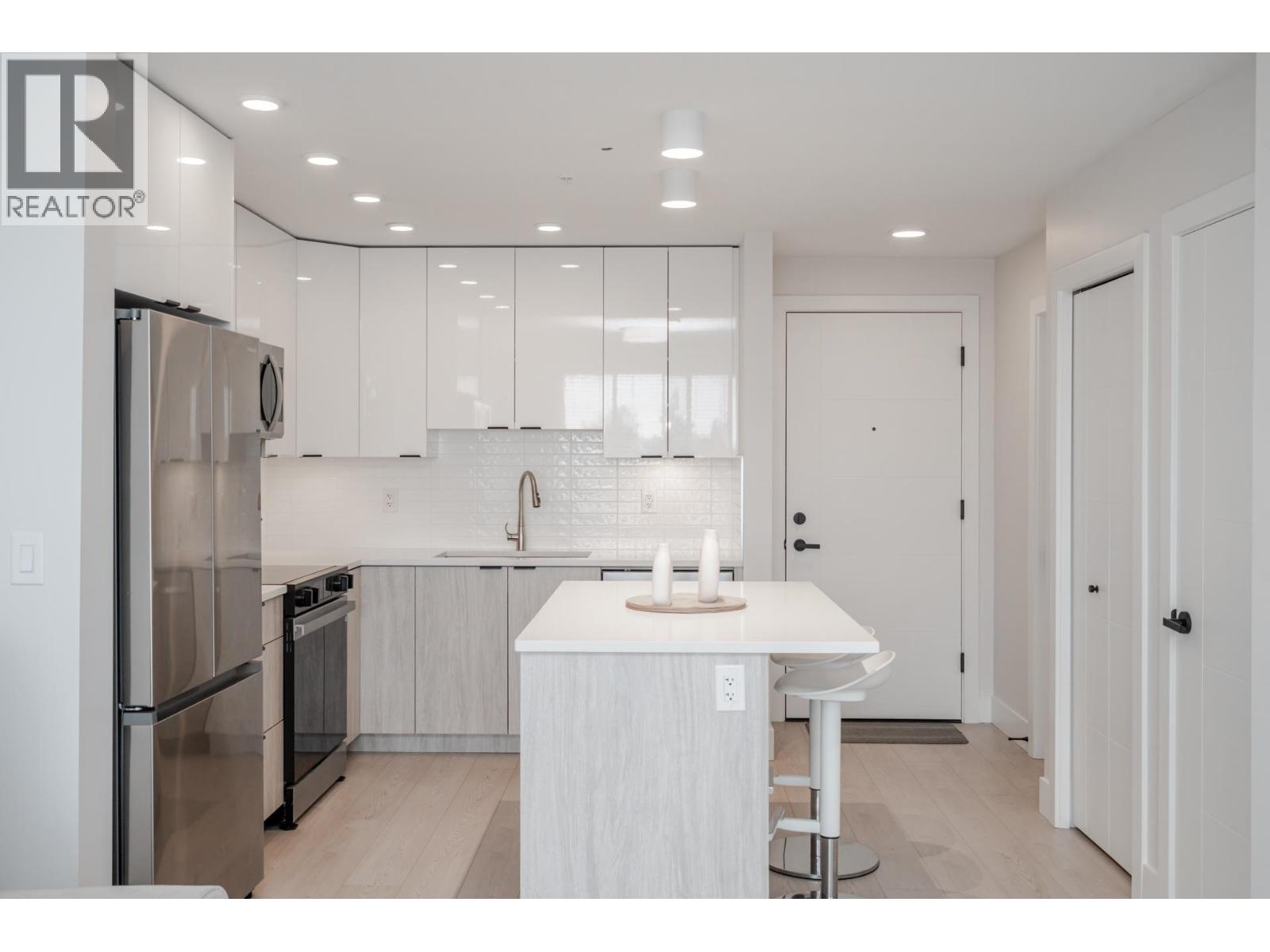 306 11655 FRASER STREET, Maple Ridge