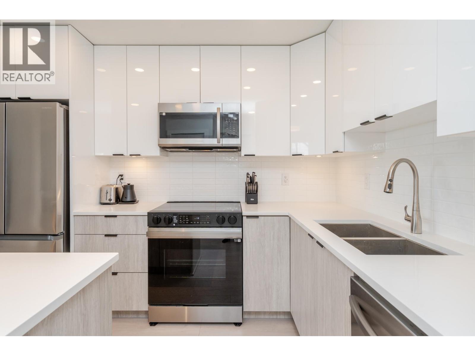 306 11655 FRASER STREET, Maple Ridge