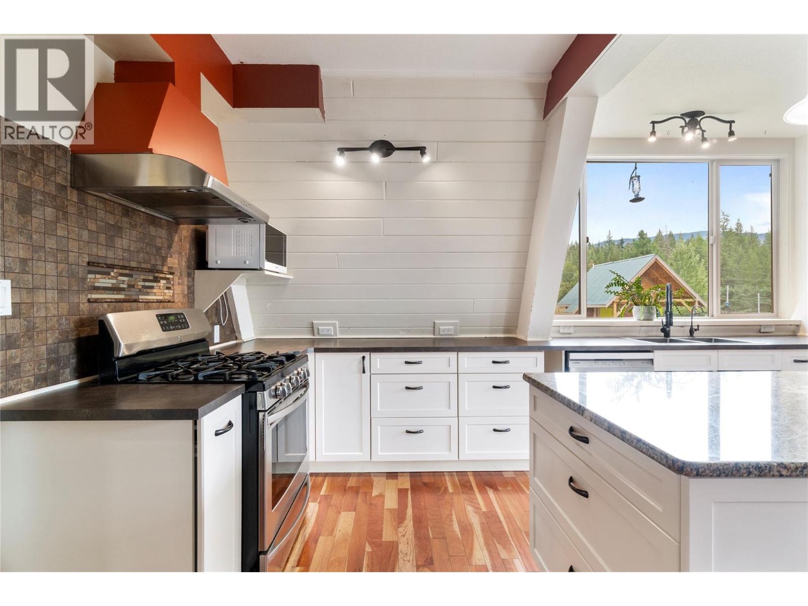  6551 40 Street Northwest, Salmon Arm