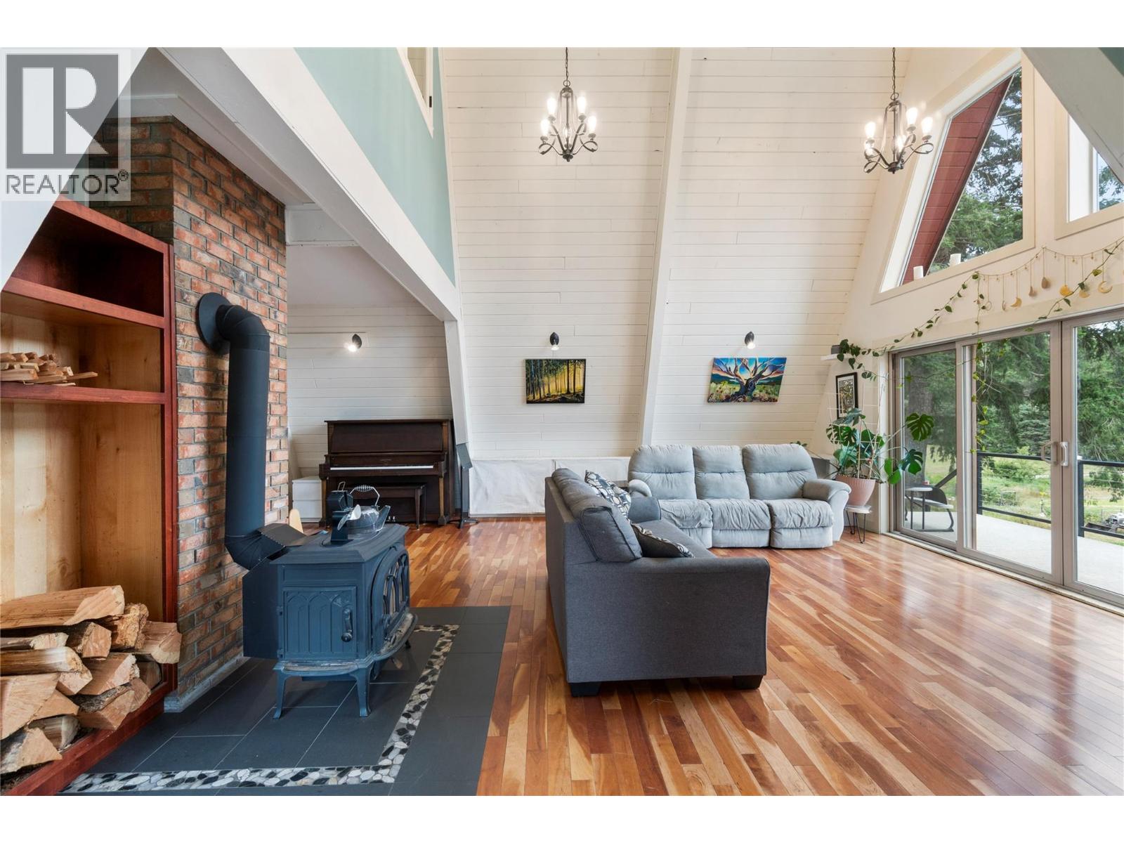  6551 40 Street Northwest, Salmon Arm