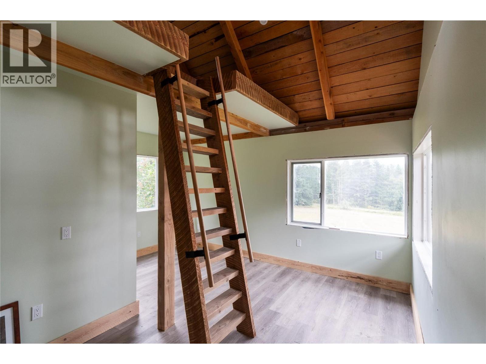  6551 40 Street Northwest, Salmon Arm