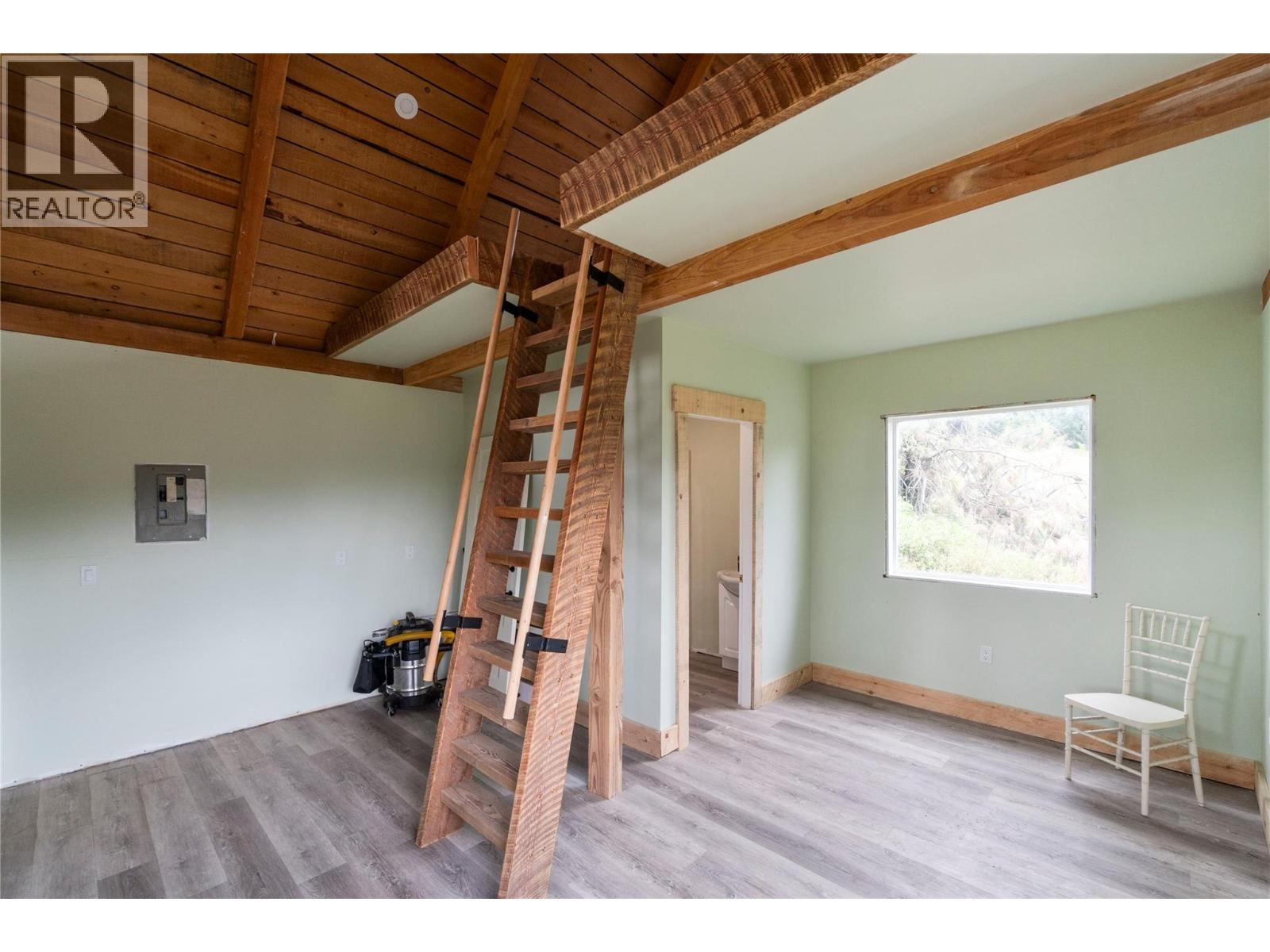  6551 40 Street Northwest, Salmon Arm