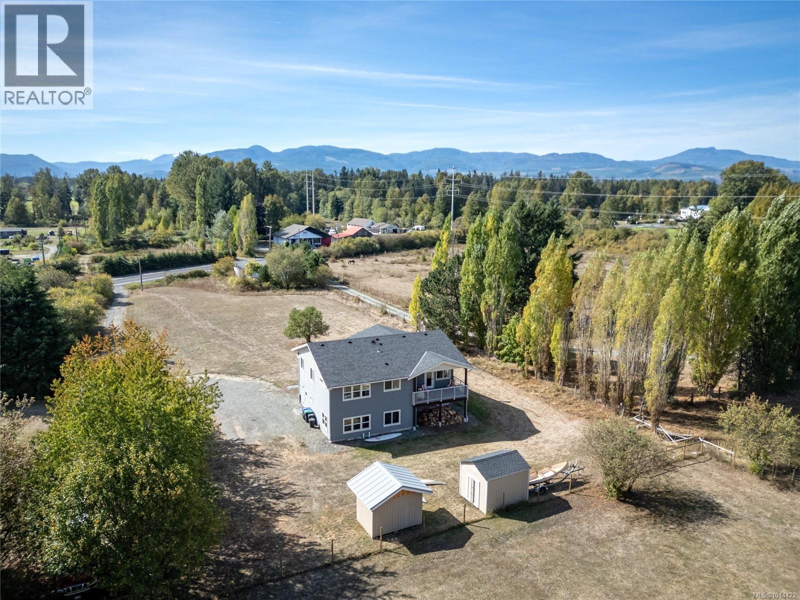 4754 Headquarters Rd, Courtenay