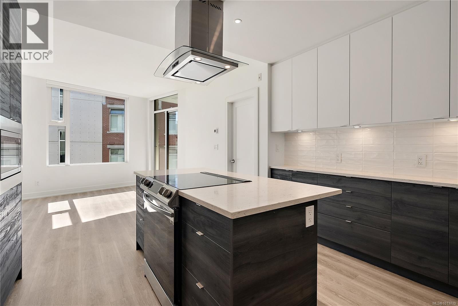 716 1628 Store Street, Victoria