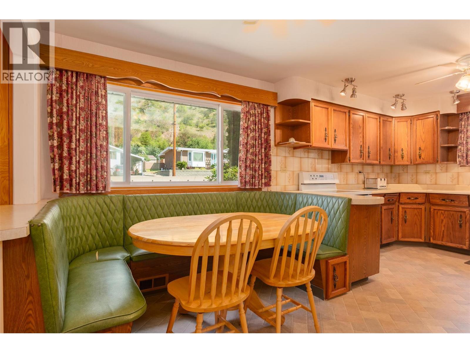 235 10TH Avenue, Montrose