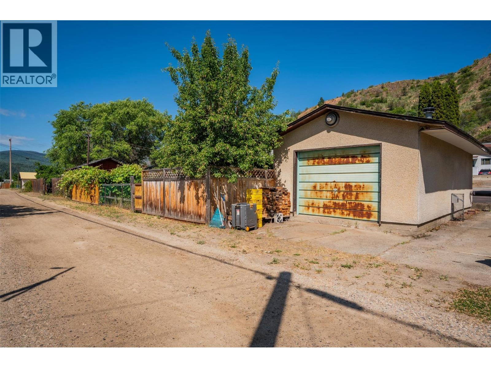 235 10TH Avenue, Montrose