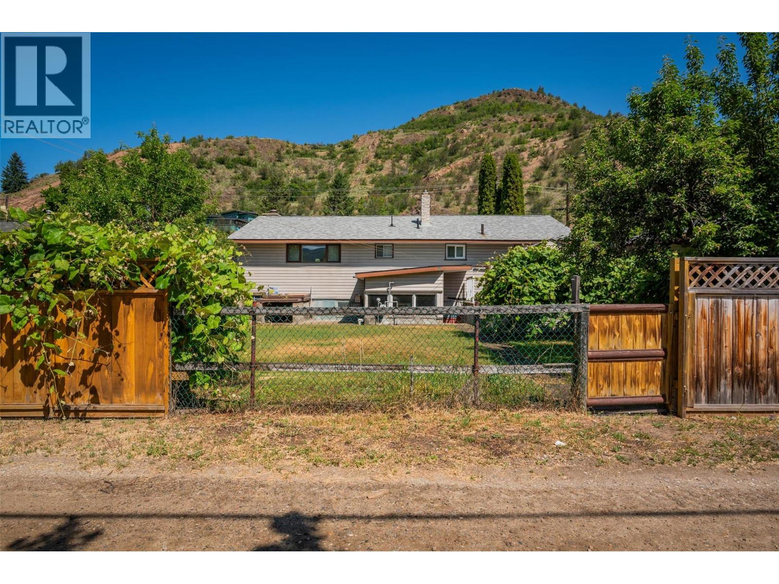 235 10TH Avenue, Montrose