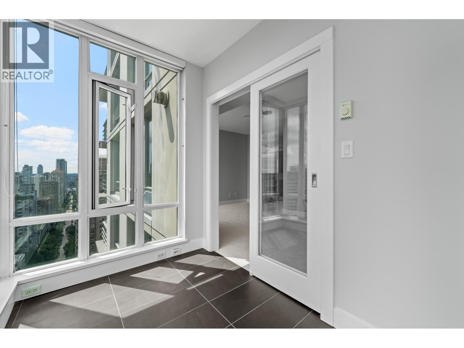 2703 535 SMITHE STREET, Vancouver