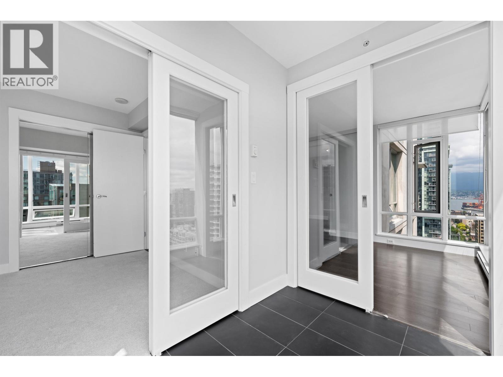 2703 535 SMITHE STREET, Vancouver