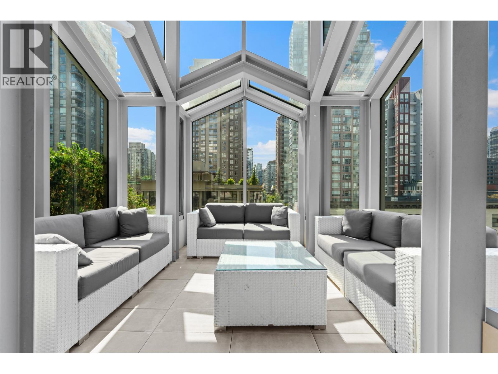 2703 535 SMITHE STREET, Vancouver