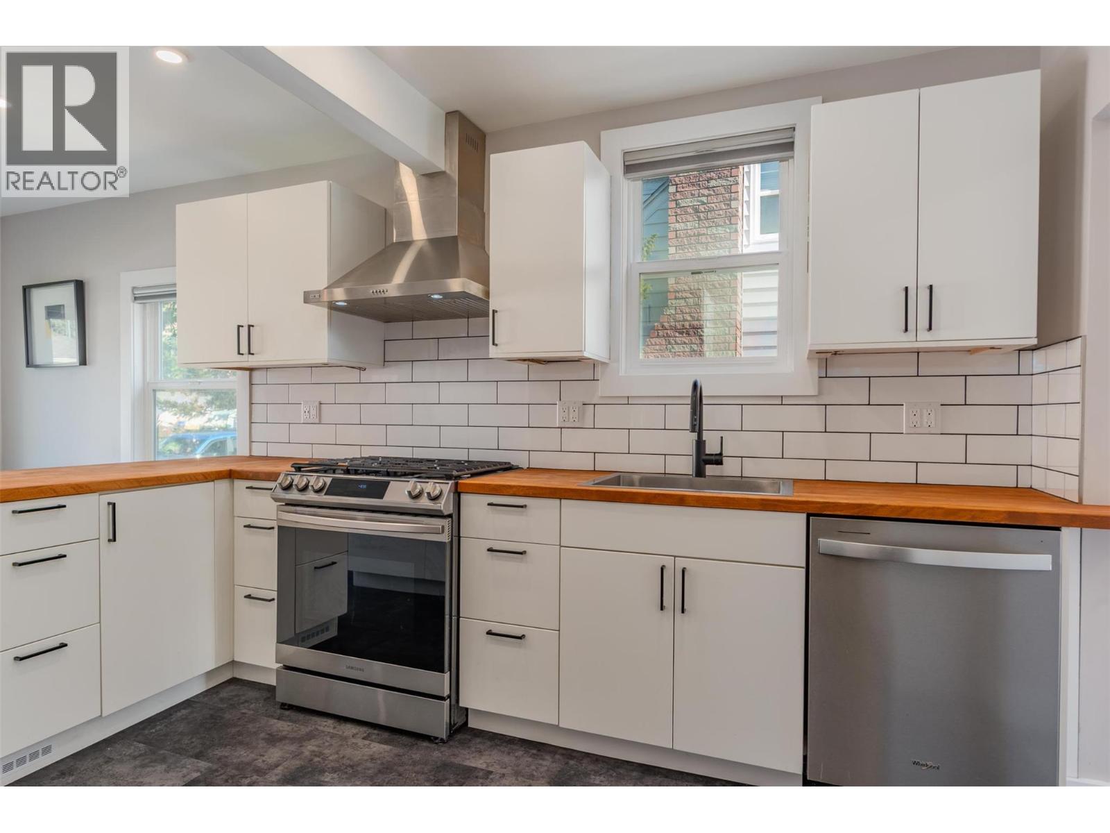 516 Portia Crescent, Trail
