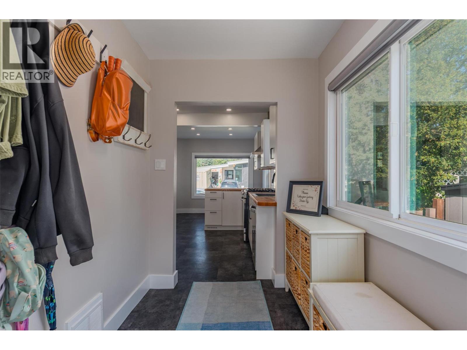 516 Portia Crescent, Trail