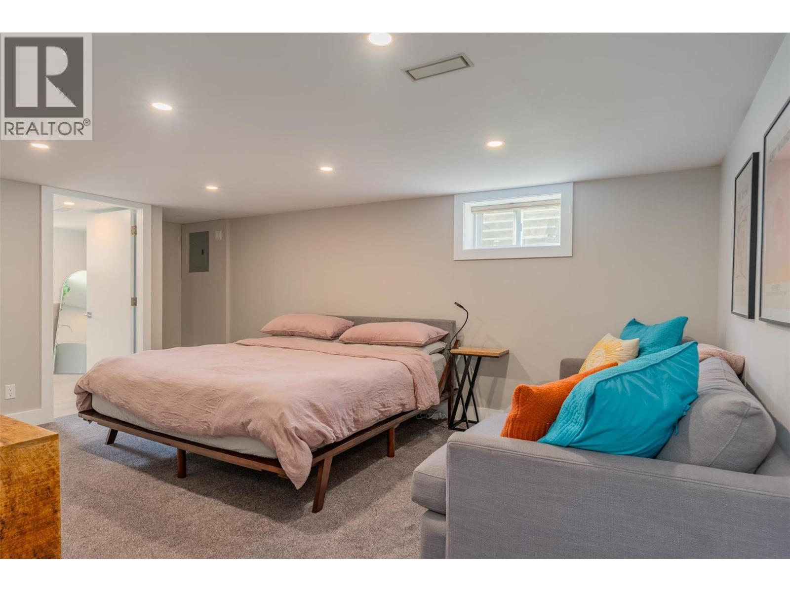 516 Portia Crescent, Trail