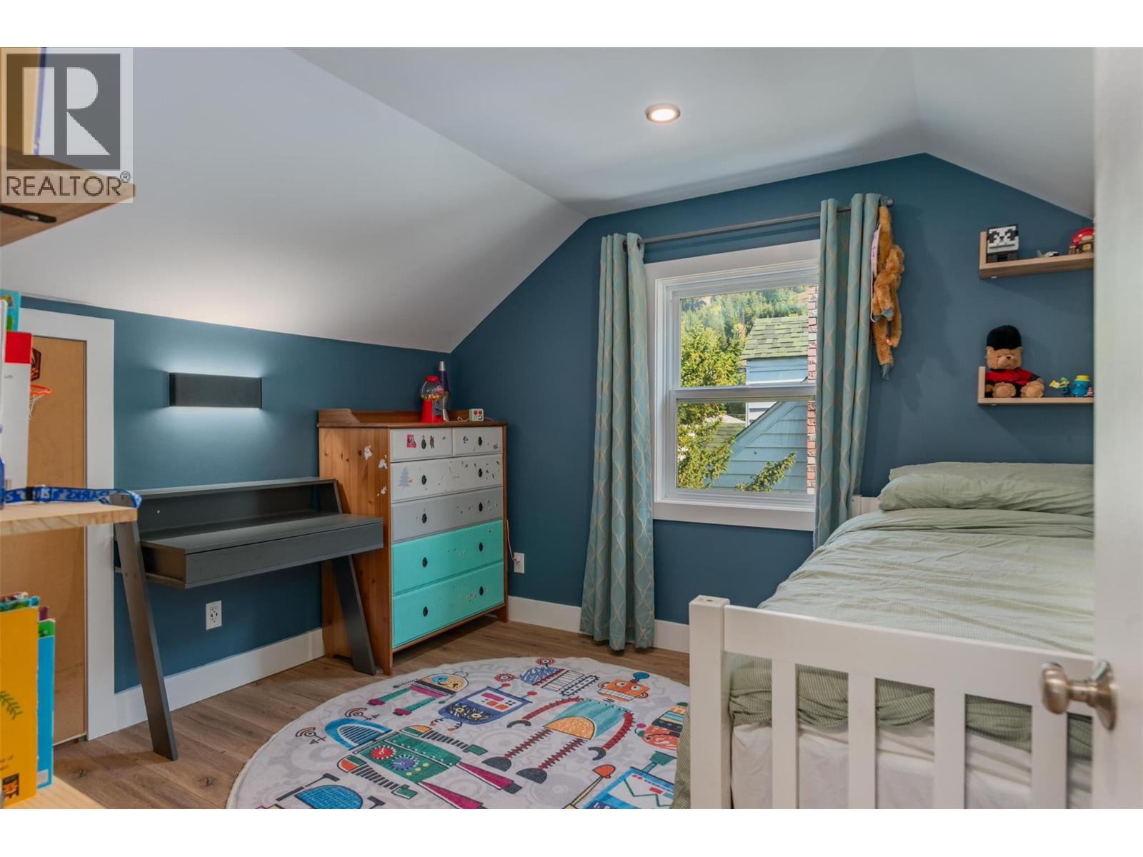 516 Portia Crescent, Trail
