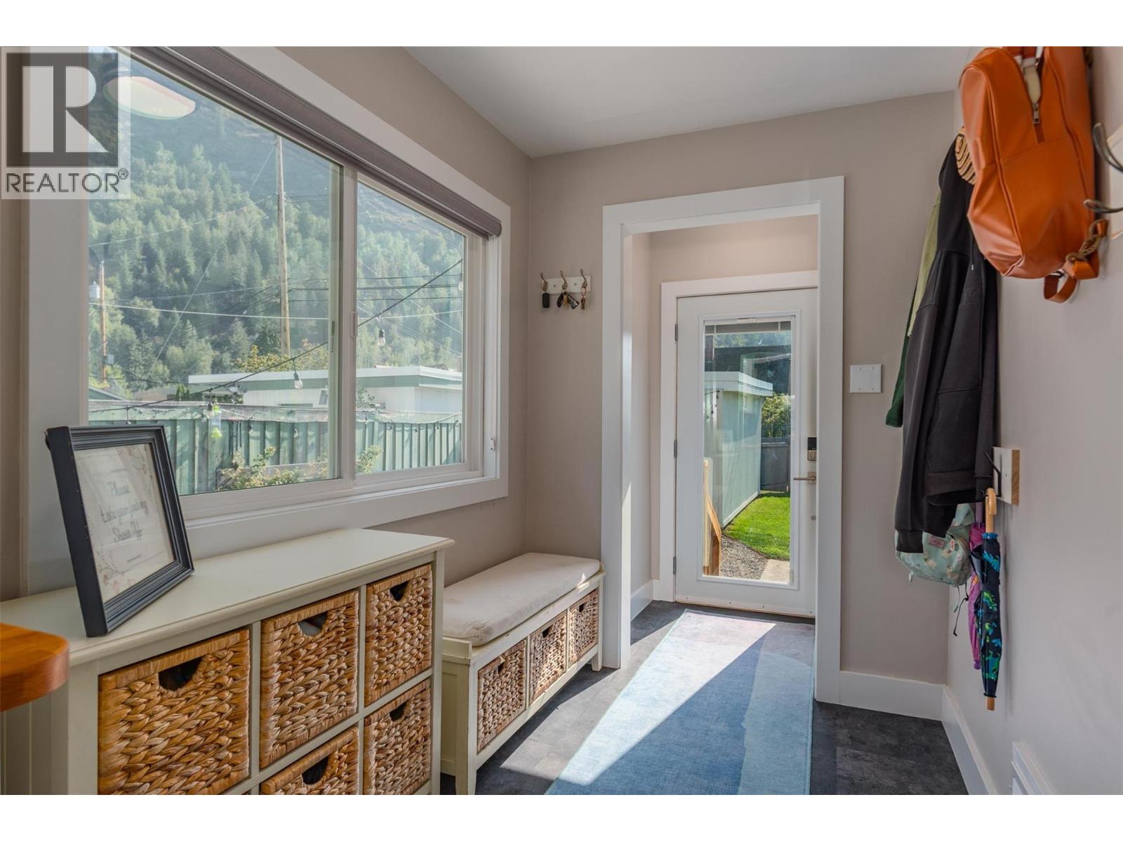 516 Portia Crescent, Trail