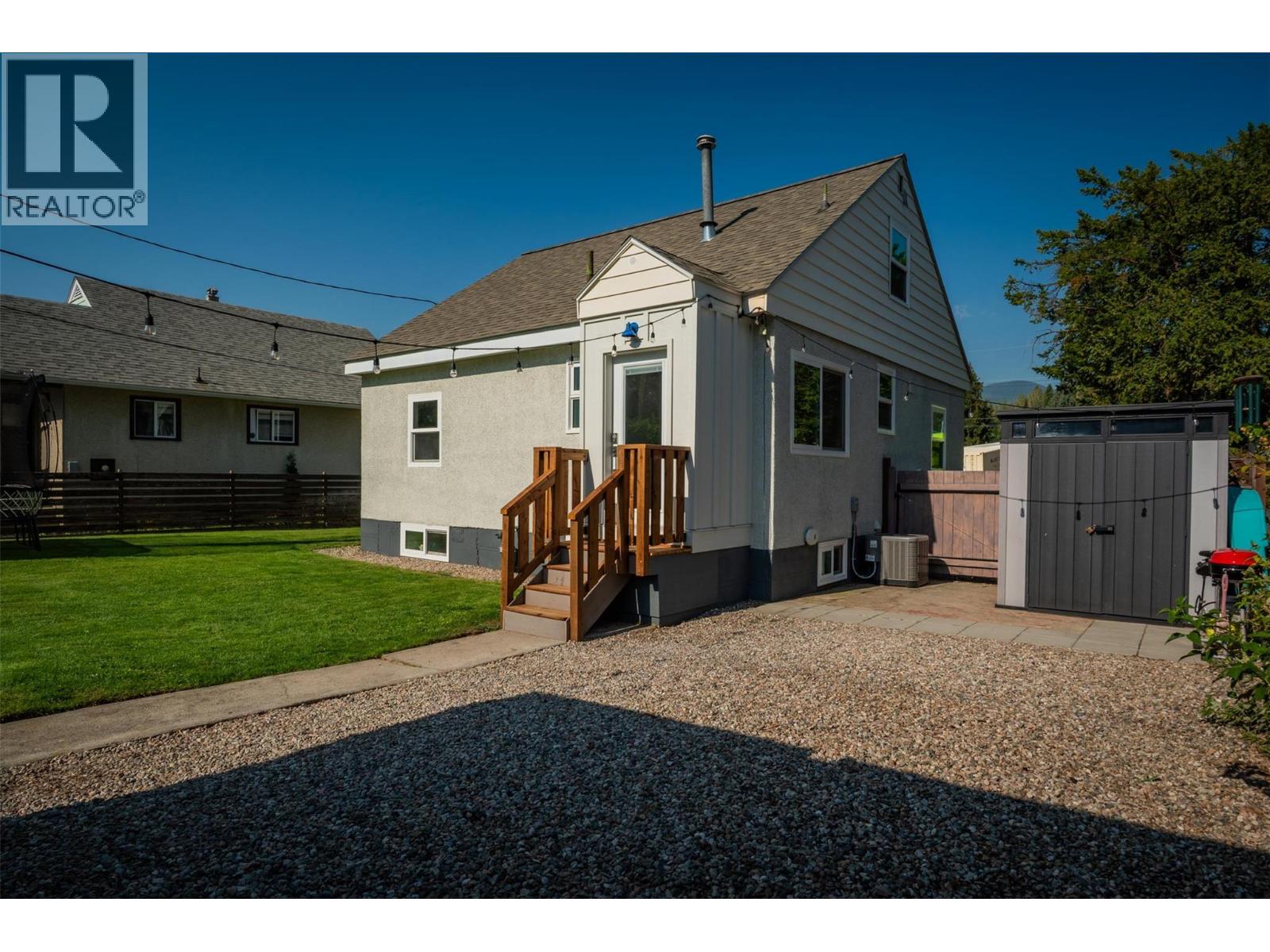 516 Portia Crescent, Trail