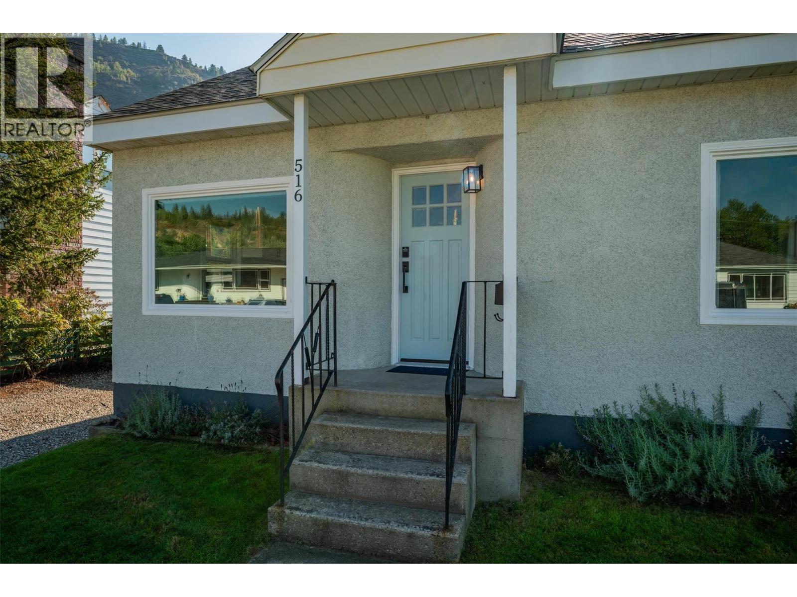 516 Portia Crescent, Trail