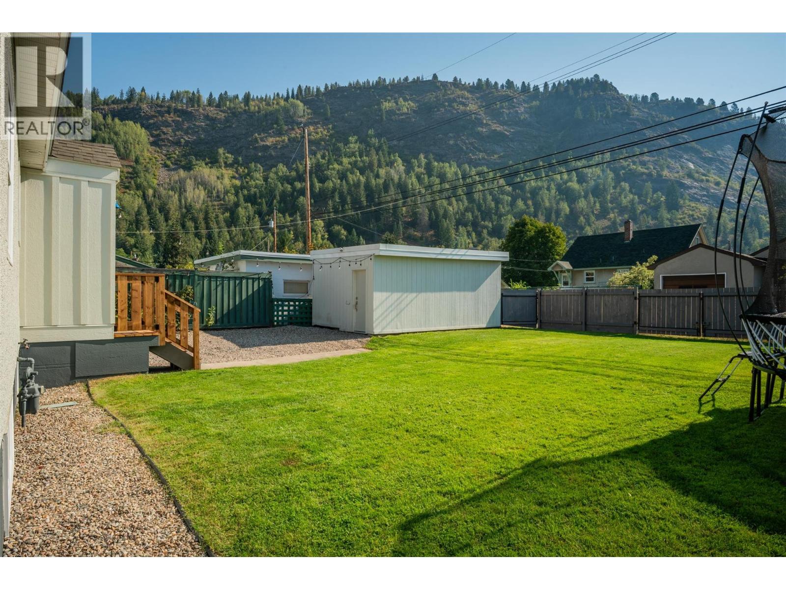 516 Portia Crescent, Trail