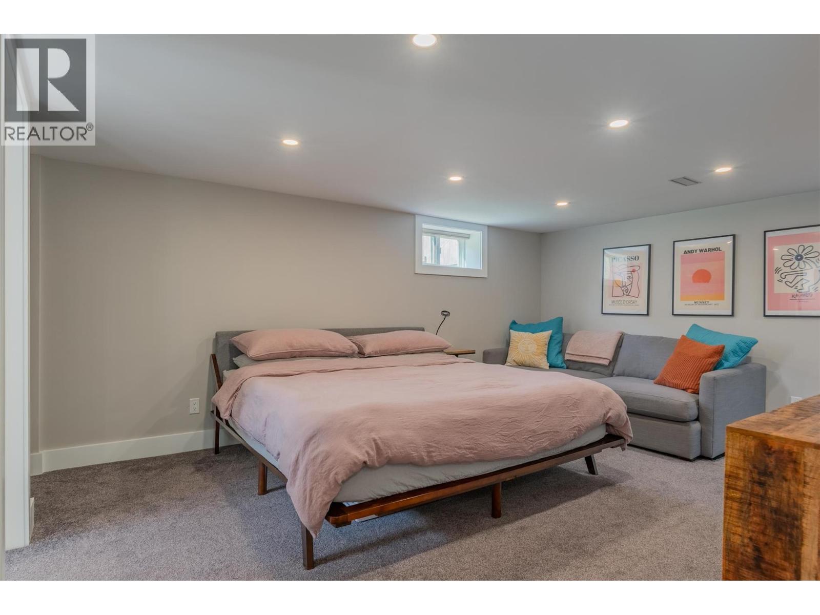 516 Portia Crescent, Trail