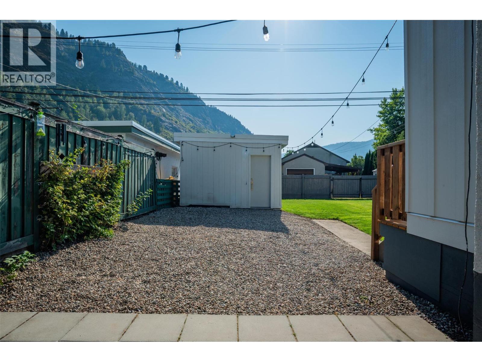 516 Portia Crescent, Trail