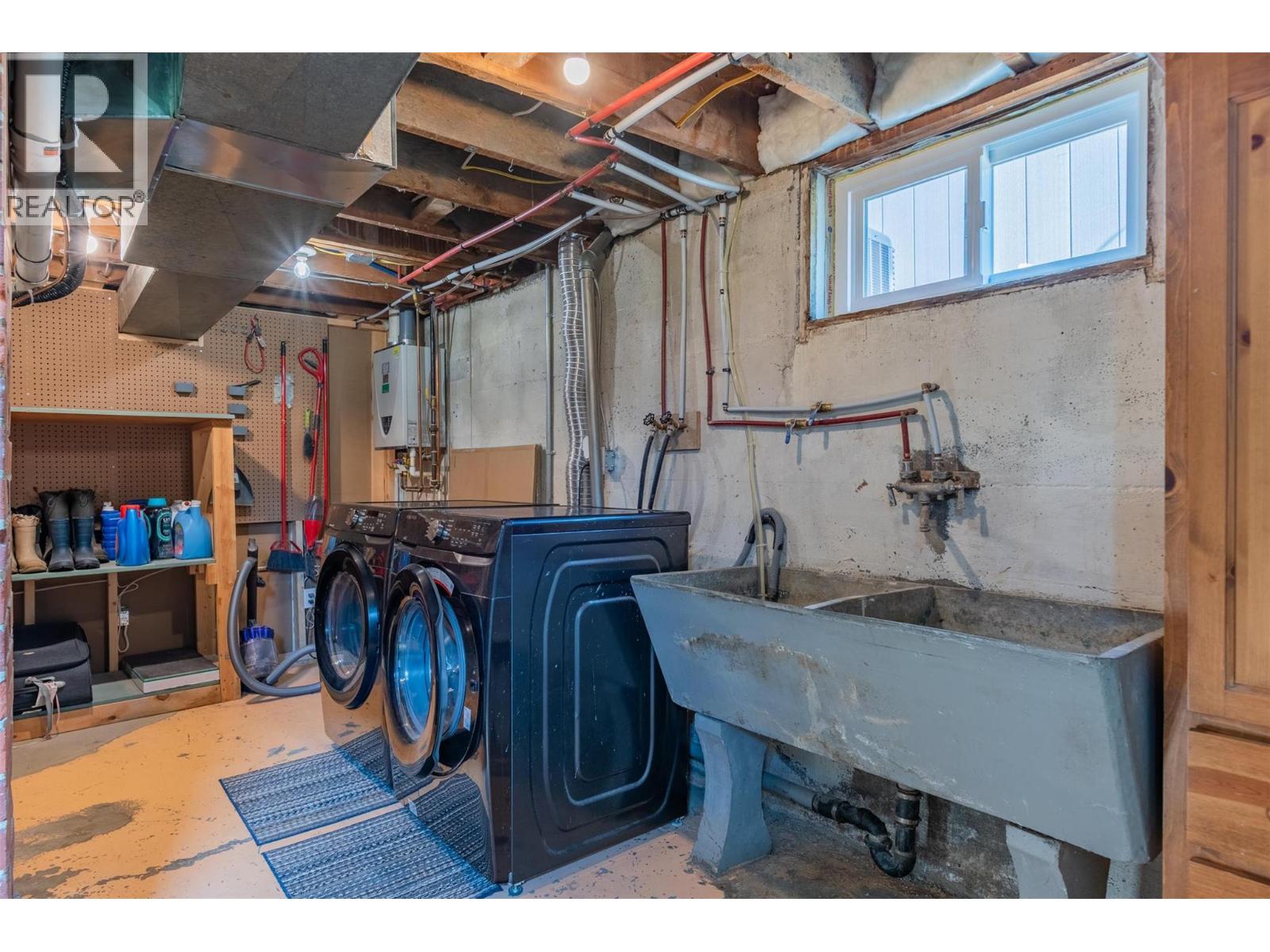 516 Portia Crescent, Trail