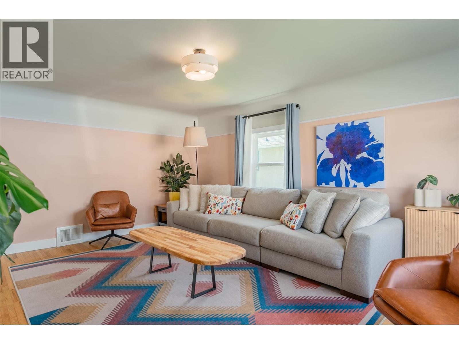 516 Portia Crescent, Trail